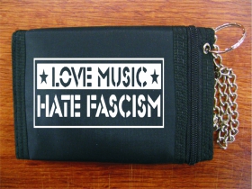 Love Music Hate Fascism pevná čierna textilná peňaženka s retiazkou a karabínkou, tlačené logo